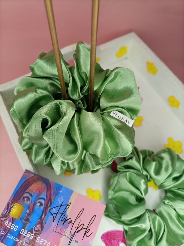 FLORAL - Salina scrunchie