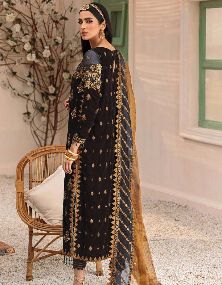 Makhmal By Emaan Adeel Unstitched 3 Piece Velvet Formals Collection'2024-MK-305